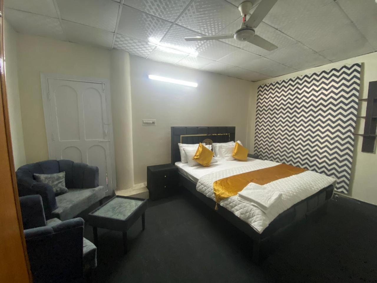 Hotel The Nook Muzaffarabad Exterior foto